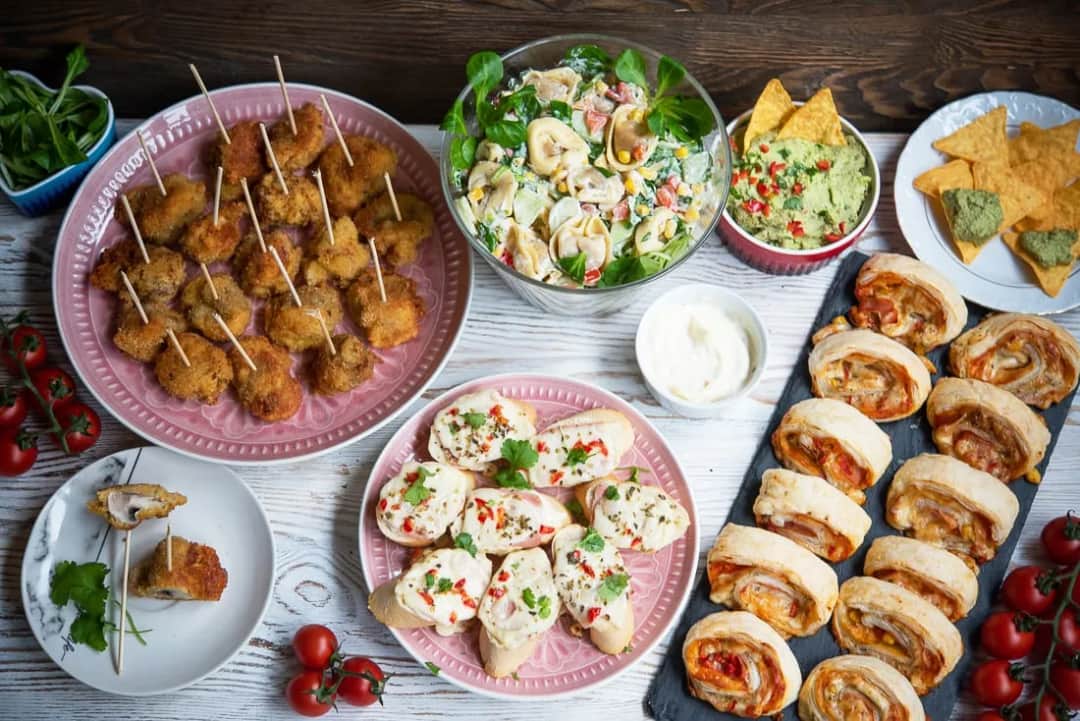 Jakie przekąski do drinków - idealne połączenia na każdą imprezę