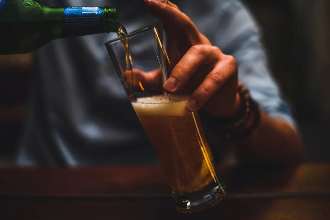 Ile alkoholu ma piwo? Odkryj różnice w zawartości alkoholu